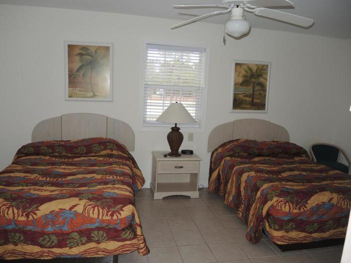 Golf Course Onsite Home 3008L with Pool