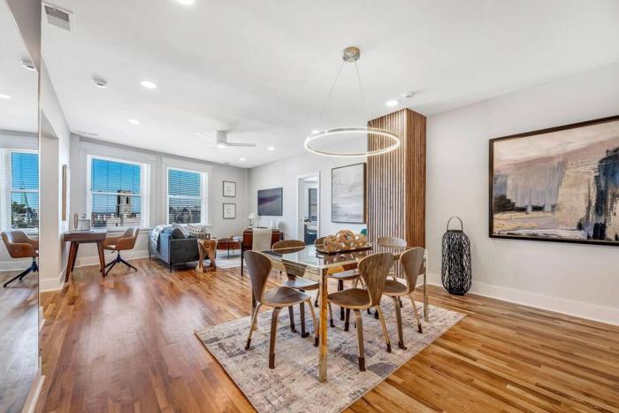 3 Bdrm 3 Full Bath Tower View walk up