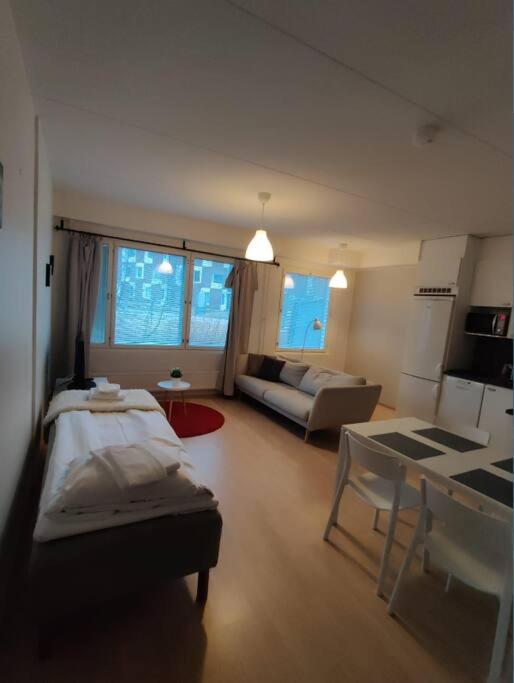 Kotimaailma- Kalustettu kaksio Rauhallisella alueella Hiekkaharjusta