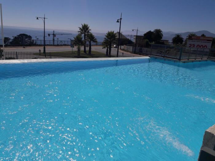 lindo depto en Concón con piscina temperada a pasos del mar