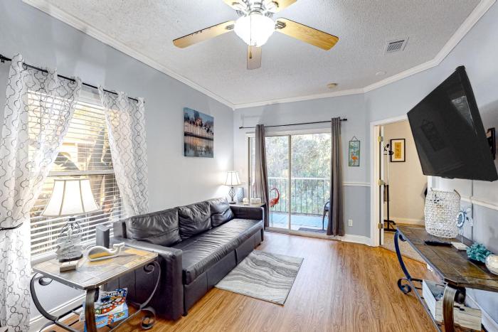 The Pink Flamingo, Apt B