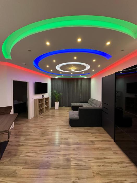 Modern Apartments Neuburg C - TOP - 3 Zimmer, Stellplatz, Zentrum, Wi-Fi, 3 TV, Küche