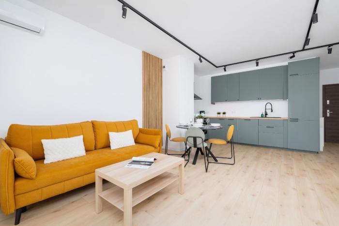 Stylish Apartment with Parking in Katowice by Noclegi Renters
