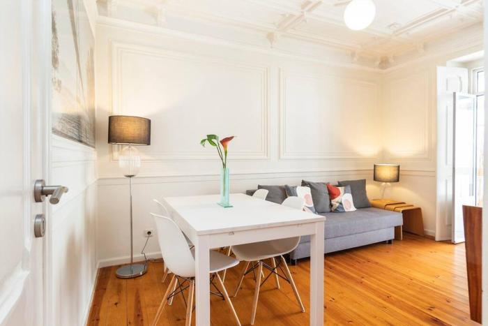 Spacious apartment near Saldanha