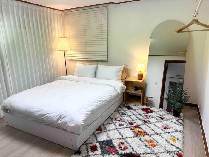 Cozy and Comfy House Hongik St. Exit 2 10min