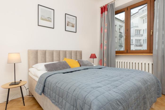 Spacious Two Bedroom Apartment in Central Warsaw by Renters