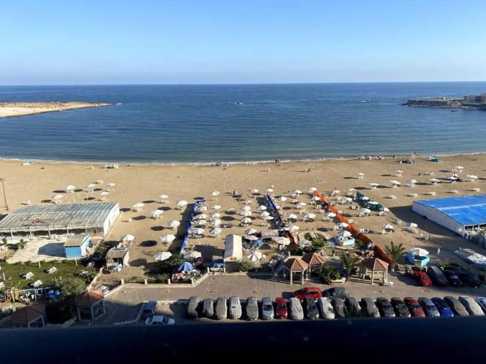 3-Bedroom Apartment with Stunning Sea-Side View