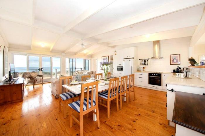 PORT WILLUNGA DREAMING a beach front experience