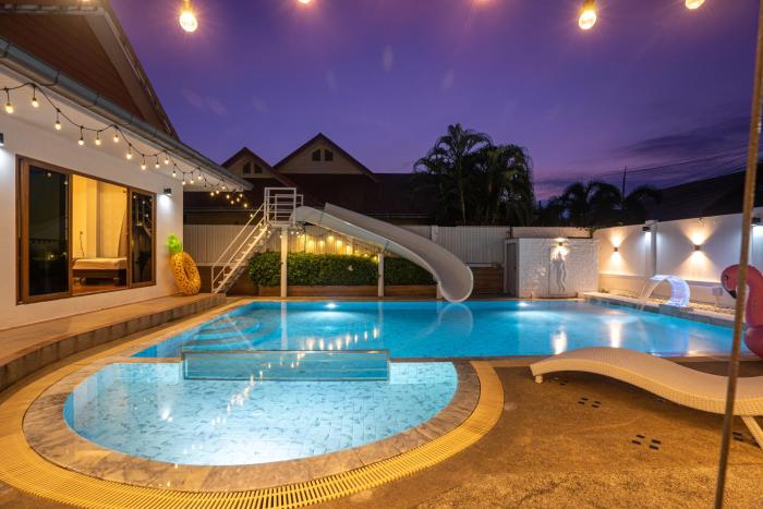 Moon Escape Poolvilla Pattaya บ้านพักพูลวิลล่า