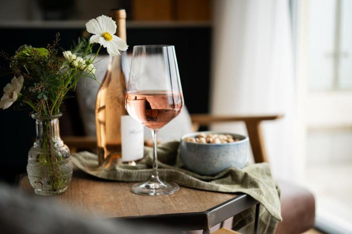 Apartment 3, Ayrmer Cove