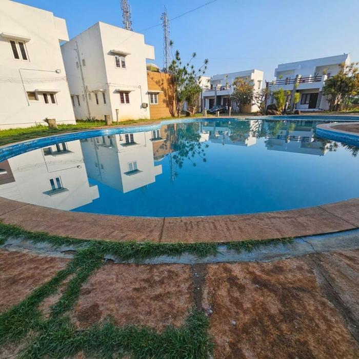 2 BHK Private Villa - Air Conditioned - Free Wifi - Swimming Pool - No Alcohol Zone - Easy Stays Yelagiri