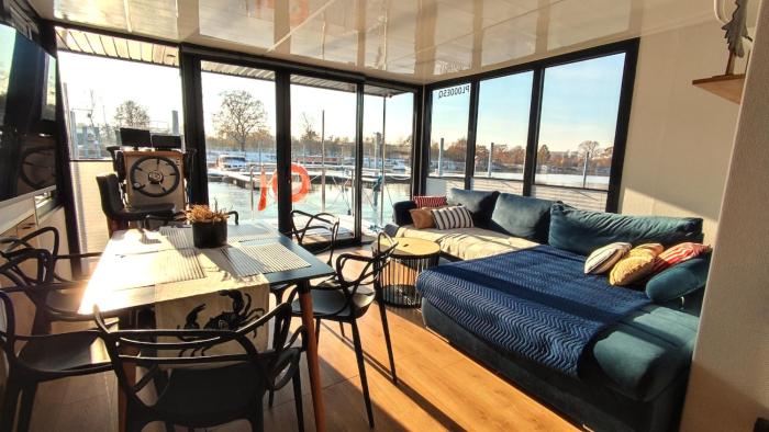 Houseboat Water King apartament pływający dom na wodzie, 7 os