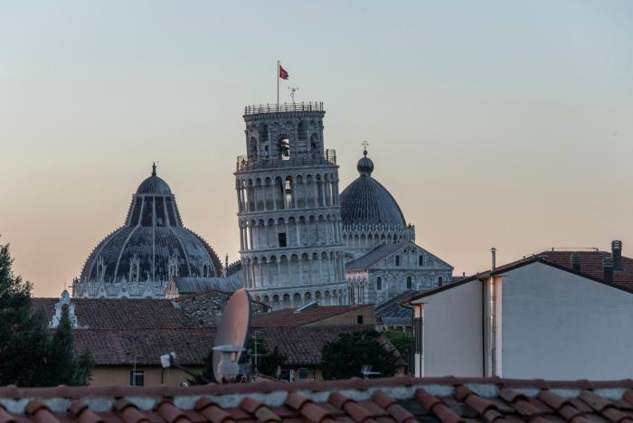 Panorama Apartment Pisa City Center with Tower View