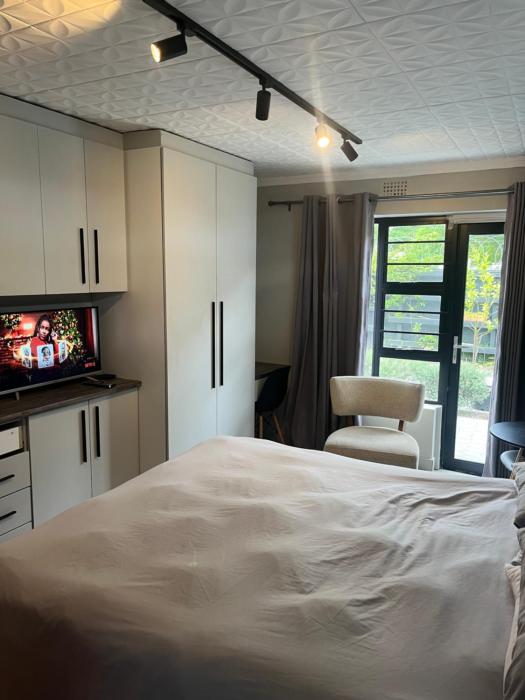 28 on Symonds luxstudio 6