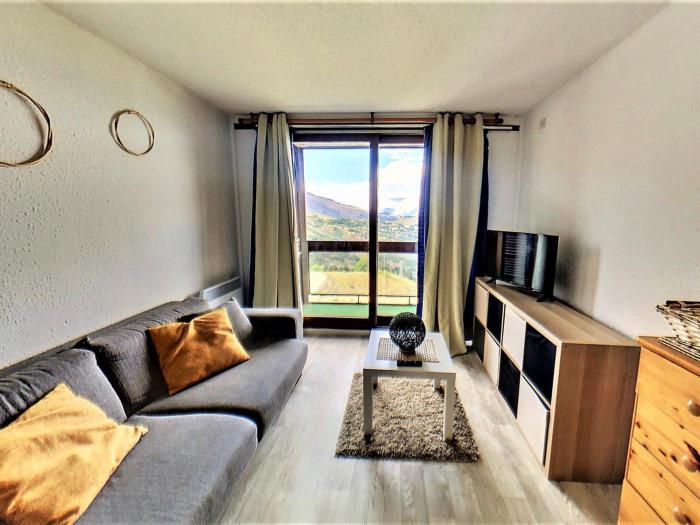 Studio skis aux pieds avec balcon et accès piscine - FR-1-267-235