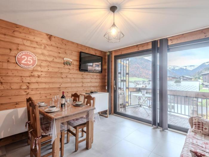 Charmant studio cabine à Morzine, proche pistes, parking - FR-1-754-57