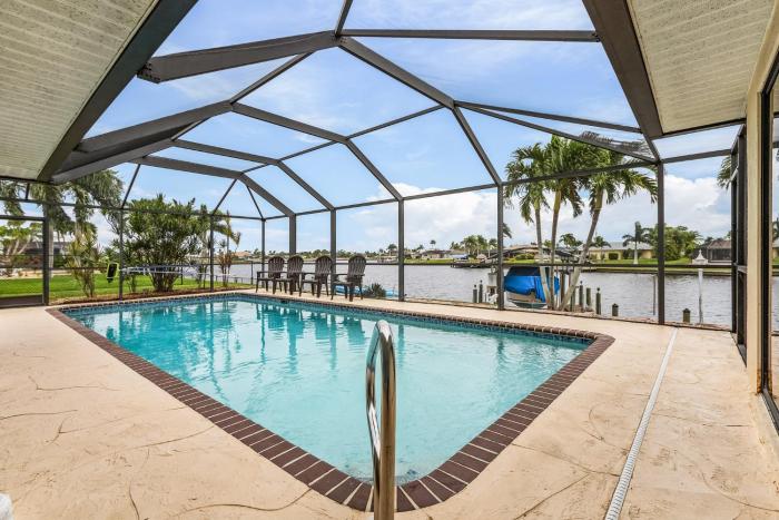 Panoramic Water Views, Heated Saltwater Pool & Spa, Kayaks & Bikes- Villa Adena - Roelens Vacations