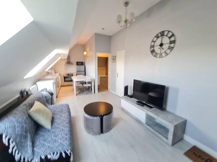 Modern Family House near Astérix Airport Chantilly