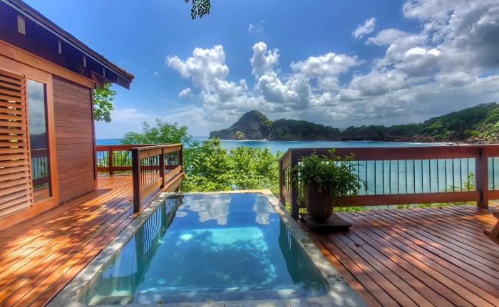 Aqua Oceanfront Hotel Resort