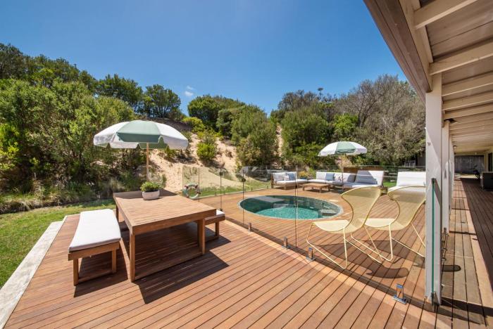 Highburys Peaceful Retreat with gas heated plunge pool