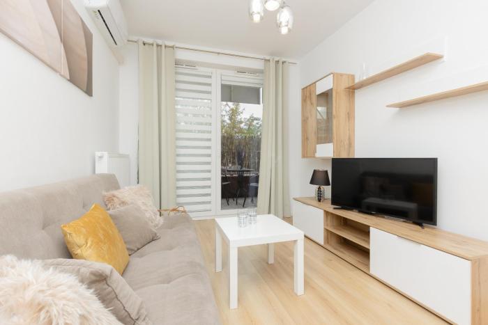 Apartment with AC Warsaw Mokotów Business Centre by Renters