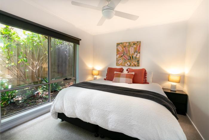 Pet Friendly 3 bedroom house with large backyard