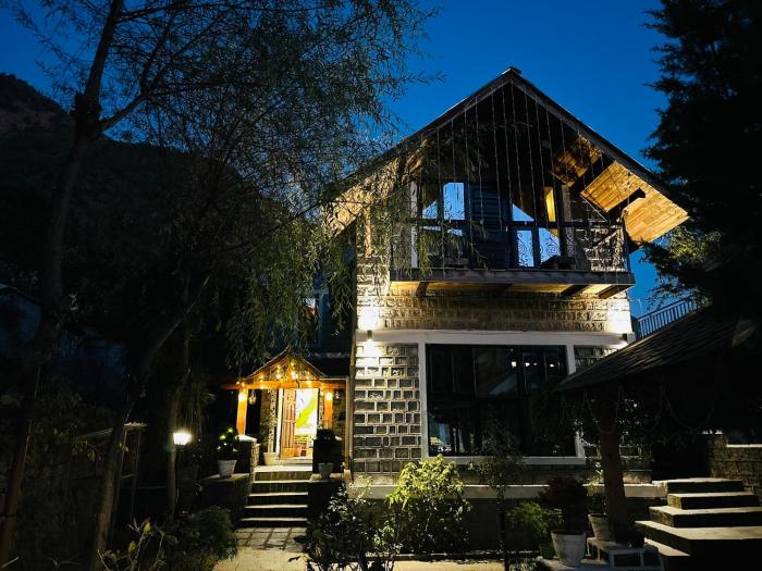 Utopia Hostel Dharamkot Mcleodganj