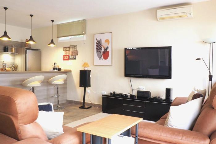 Stylish villa private pool ideal for large family