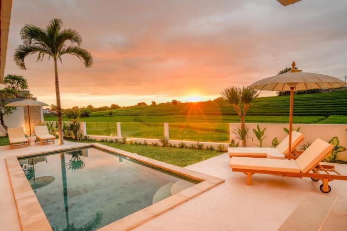 Villa Santorini Sunset 4BR Large Pool and Ricefield view