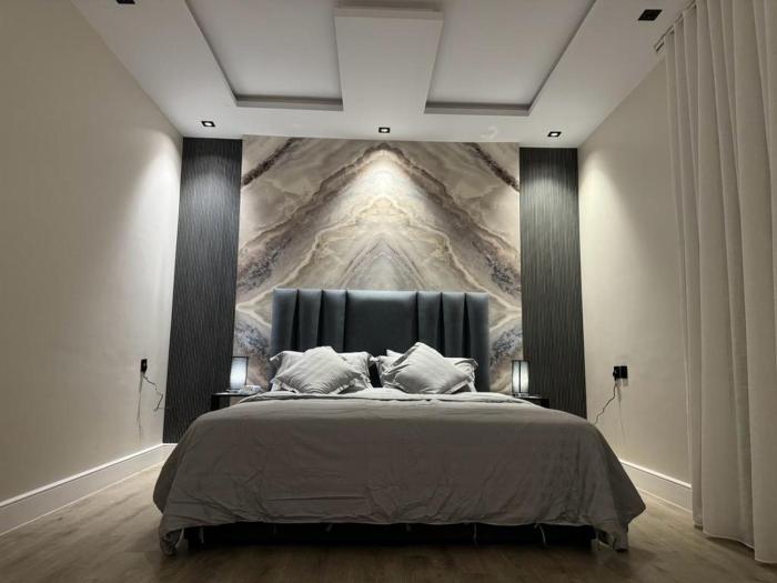 غرفة وصالة بموقع مميز