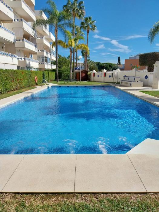 Napoleon 4A with pool close to the beach