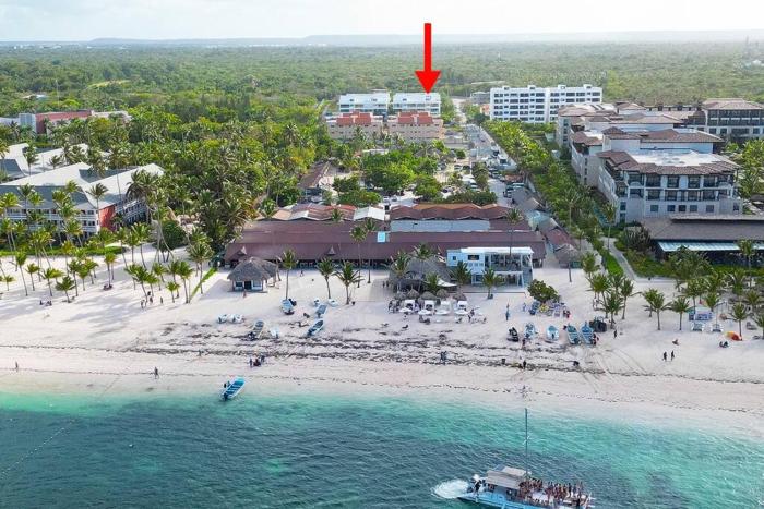 Charming 2 Bedroom Apartment with Pool