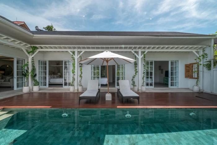 Blanc Mediterranean: 3BR in Central Canggu