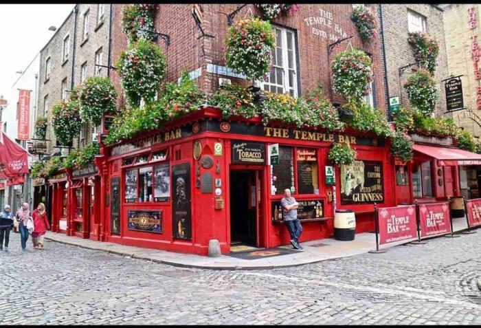 In Dublins Best Tourist Spot Temple Bar Fully Renovated