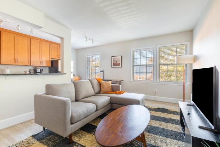 Old Town North 1br w rooftop pool nr museums WDC-762