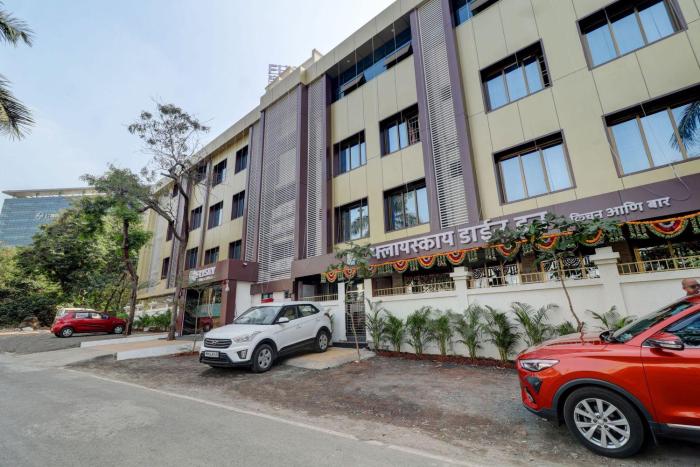 Hotel Flysky Rooms & Banquets