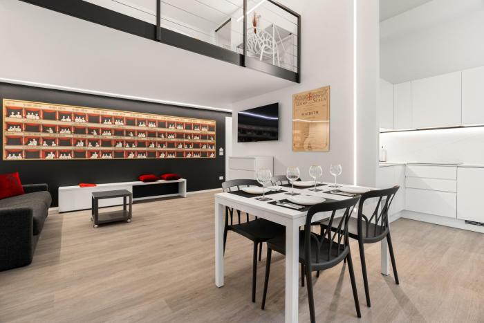 Modern Quiet Super Central Luxury Apartment