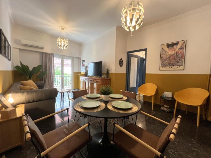 Athenian Vintage Style 2 bdr apartment