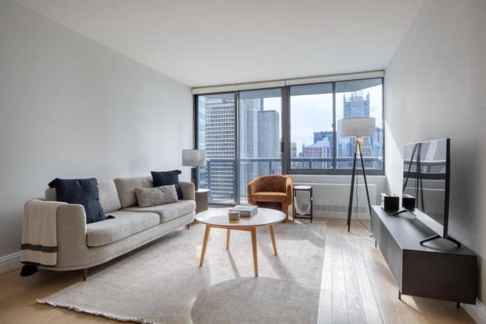 Midtown 2br w gym wd nr Times Square NYC-1348