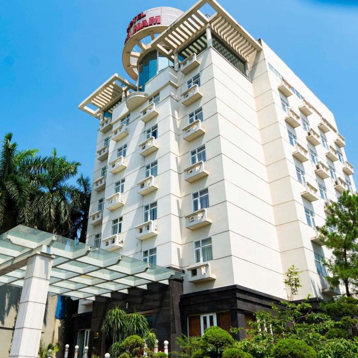 Hòa Nam Hotel