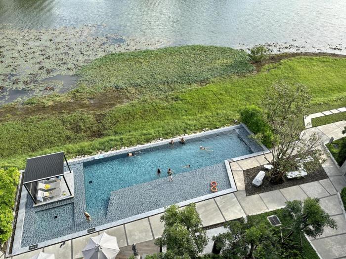 2 bedroom Condo at Cassia Laguna