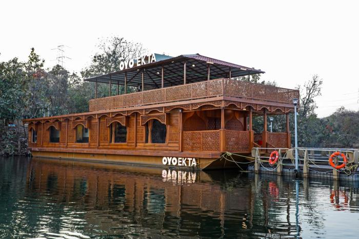 Ekta Houseboat by CheckIn, Statue of Unity Kevadia