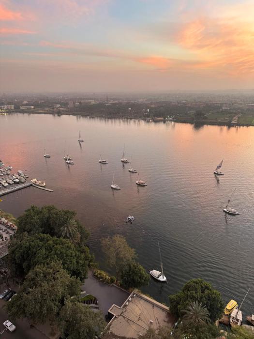 شقة فاخرة بإطلالة مباشرة على النيل الدور 23 Luxury Nile View Apartment 23rd Floor