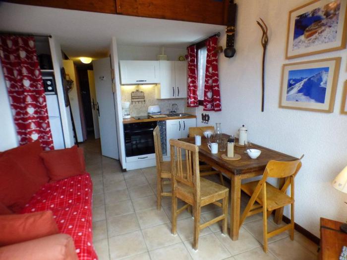 Studio mezzanine Les Saisies, 4 pers, centre station - FR-1-594-100