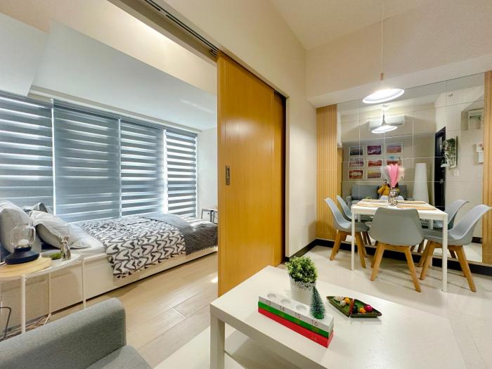 1BR BGC Uptown Modern Condo Netflix 200Mb Wifi