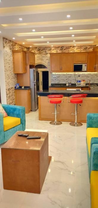 شاليه 4 غرف نوم مكيف بالكامل مارينا الساحل الشمالي العلمين تاني صف على البحيرة الرملية