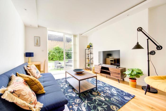 Little Venice UK Bright & Stylish garden apartment