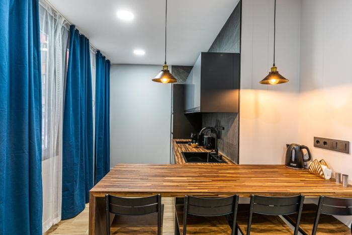 VR LATINA APARTMENTS