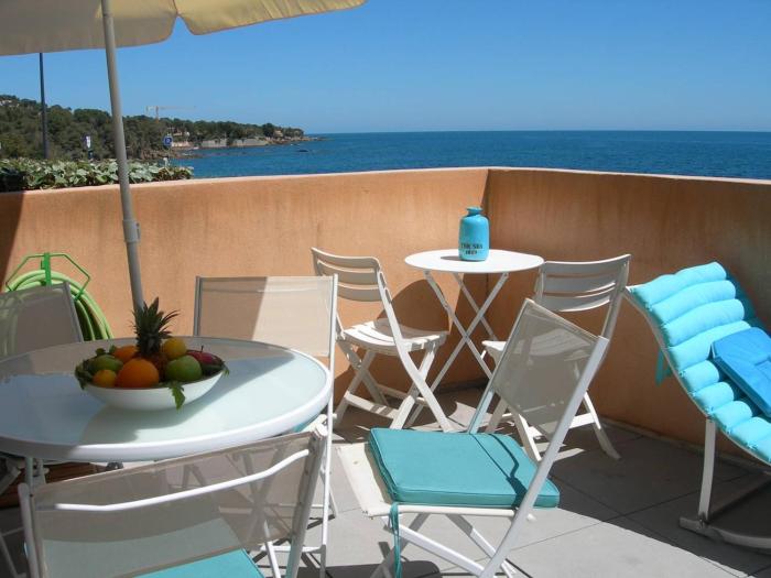 Panoramique mer, T2 climatisé neuf avec stationnement à 200 m du village - FR-1-768-55