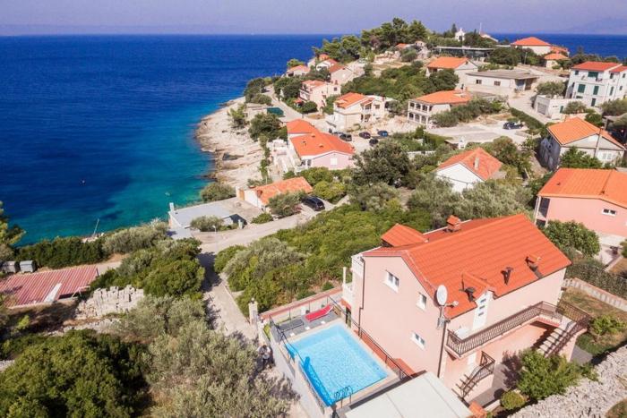 Seaside family friendly house with a swimming pool Prigradica, Korcula - 21022
